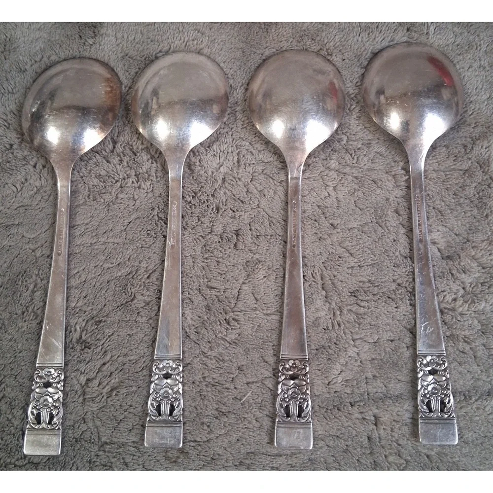 4 Vintage Oneida Community Coronation 1936 Silverplate Round Bowl Gumbo Spoons